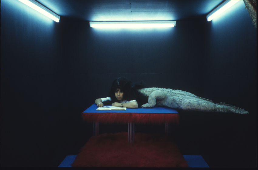 la femme croco Paris. 2000 - c Dolores Marat - Courtesy Galerie Francoise Besson